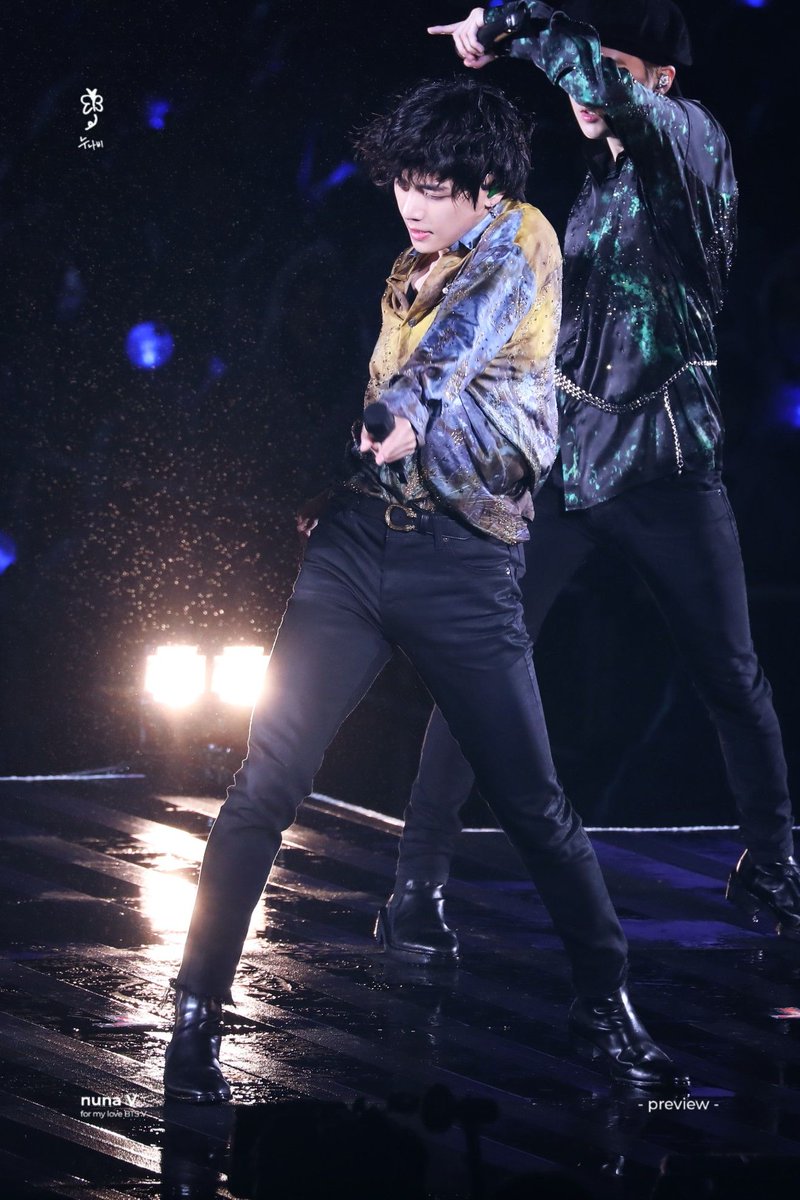 bonjouritsm's tweet photo. Ah, V.
Why do you do this to us? 😭💜
@bts_bighit
@BTS_twt
#TAEHYUNG #BTS #Muster5 https://t.co/UNL4CCgPto