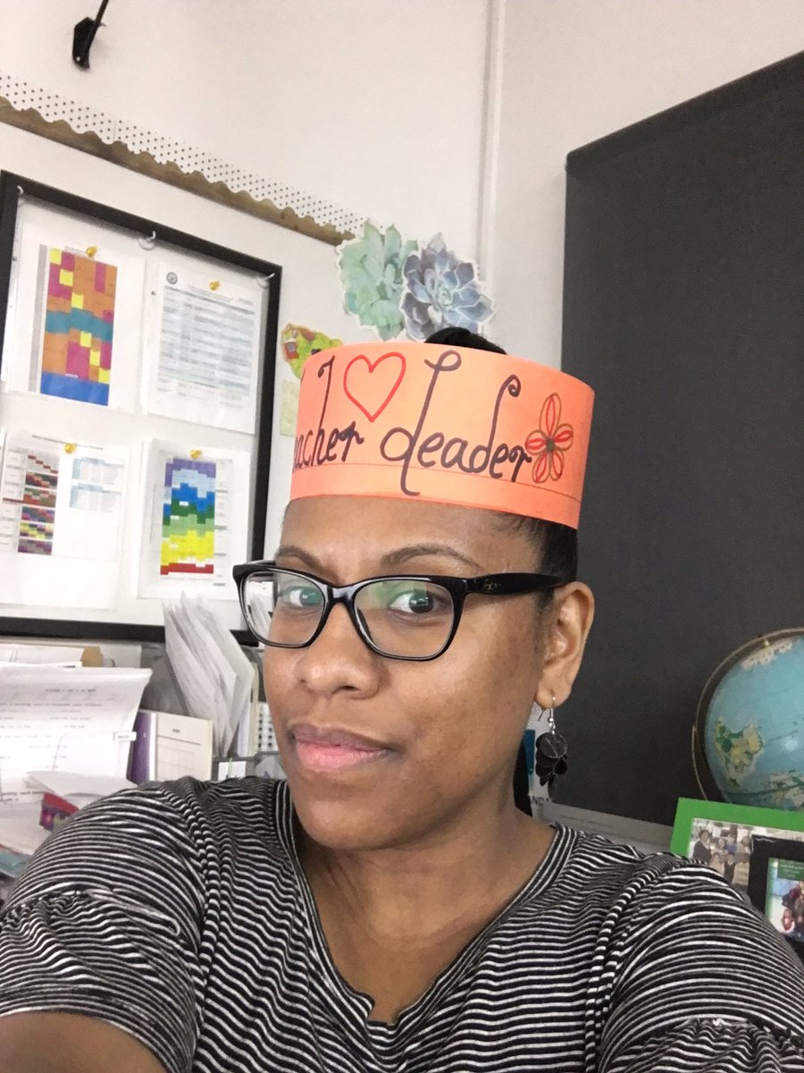 Educationoflife's tweet image. I went with the same ole crown, but it was such a fun and exciting TLR #teach4dodea #dodeatlr
