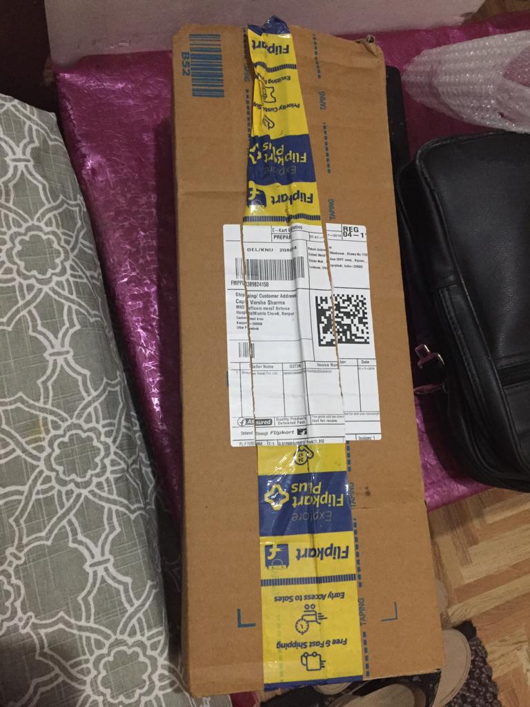 ParasharPankaj's tweet photo. @Flipkart Order Id- OD116894955685307000
I am attaching the photos of the box received https://t.co/Y5vtOT4iZo