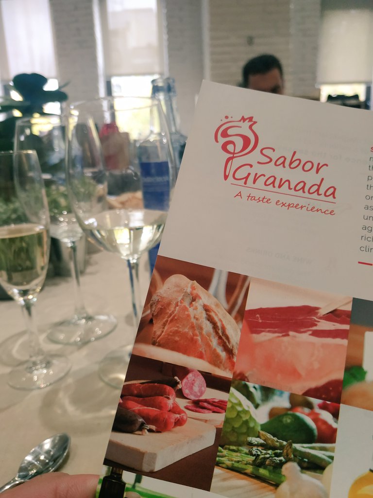 VivirParaViajar's tweet photo. #Granada además de tener todo tipo de atracciones turísticas y culturales, también es sabor: caviar, quesos, aceite, vino... De #km0 y producción ecológica. L

#hablemosdegranada #klmvuelasostenible https://t.co/9VHzZ5dXP2