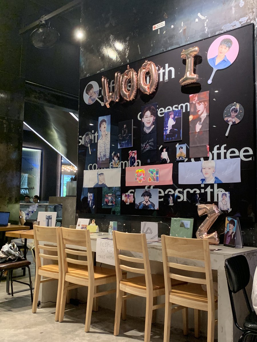 loveliesoonie's tweet photo. [191121💜] Thank you #AMARYLLISWZ @AMARYLLISWZ and #UniverseLJH @universe_ljh for these cafés !! The decorations were beautiful and amazing !!💕 https://t.co/ZjzE1e81fV