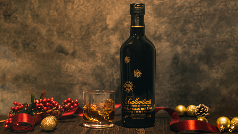 Suntory サントリー A Twitter バランタイン クリスマスリザーブ数量限定発売 雪 結晶 聖夜をイメージして マスターブレンダーがブレンドしました クリスマスにぴったりの特別なバランタインです T Co Rpsvpmx1hm