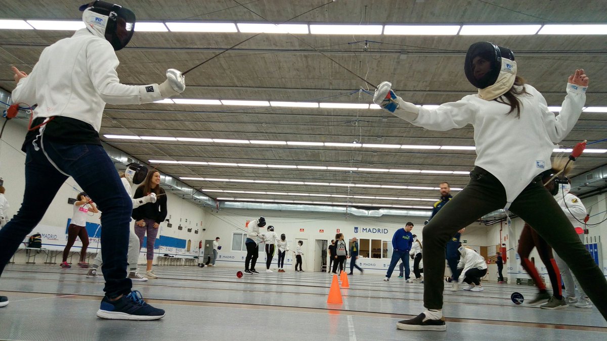 Volver a la Sala de Armas de Madrid 22 años después de mis prácticas de profe de Educación Física y sentir la misma emoción por enseñar este gran deporte. #esgrima #fencing
