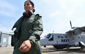 DabungGirl's tweet photo. #DabungGirl Lieutenant Shivangi will be the first woman pilot of Indian Navy to join operations.
#Shivangi #WomanAchiever #EdCaptain #TrueHero #Biharsehai #Bihar
https://t.co/ybz8kG8WhC https://t.co/aWVtqzeqL8