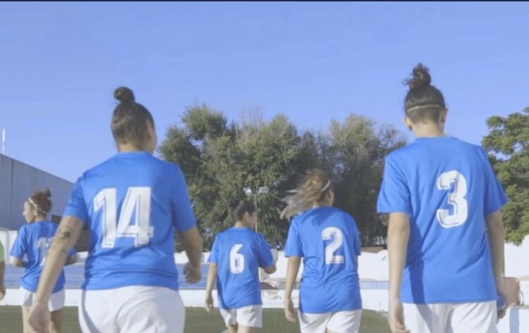 ¡ Buenos días ! Mañana jugamos a las 11.30 en el Pitin vs @femeninopuente , nuestras guerreras pelearán por seguir con la buena racha y continuar en los puestos altos de la tabla. Vamos chicas !! #123MARME 💪🏽💙 ⚔️