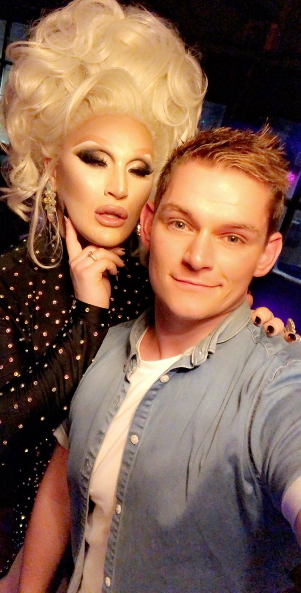 Mavver's tweet photo. When The Mavver met @THEVIVIENNEUK ♥️💅🏼🤩 #DragRaceUK #TheVivienne https://t.co/Sb24MGbltC
