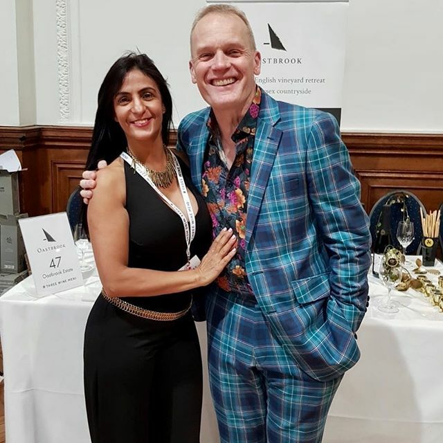 oastbrook's tweet image. Come and see us today @ stand47 @threewinemen - we are pouring Oastbrook still Pinot Gris &amp;amp; sparkling Rose inc our brand new 2015 vintage launched this week! Our award-winning 2014 is almost gone so get it while you can #wigig⠀
⠀
#threewinemen #pouri… ift.tt/33fJBvQ