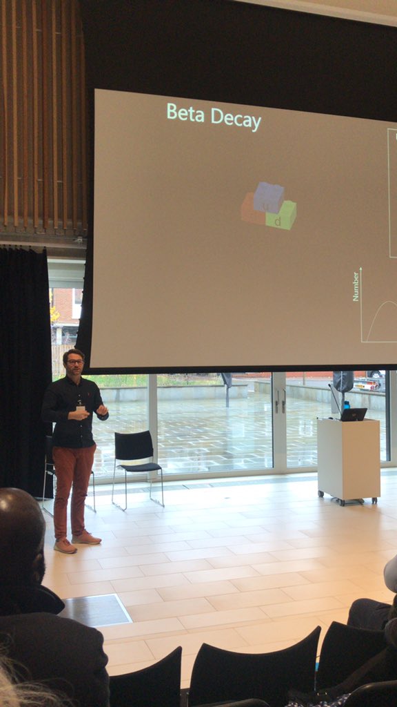 SharronSTEM's tweet image. #iopteaching finding how to teach particle physics with LEGO! and Dr Ben Still at Dulwich Day of Physics. @iopteaching, @rowsonjessica @helpfulscience @physicstp