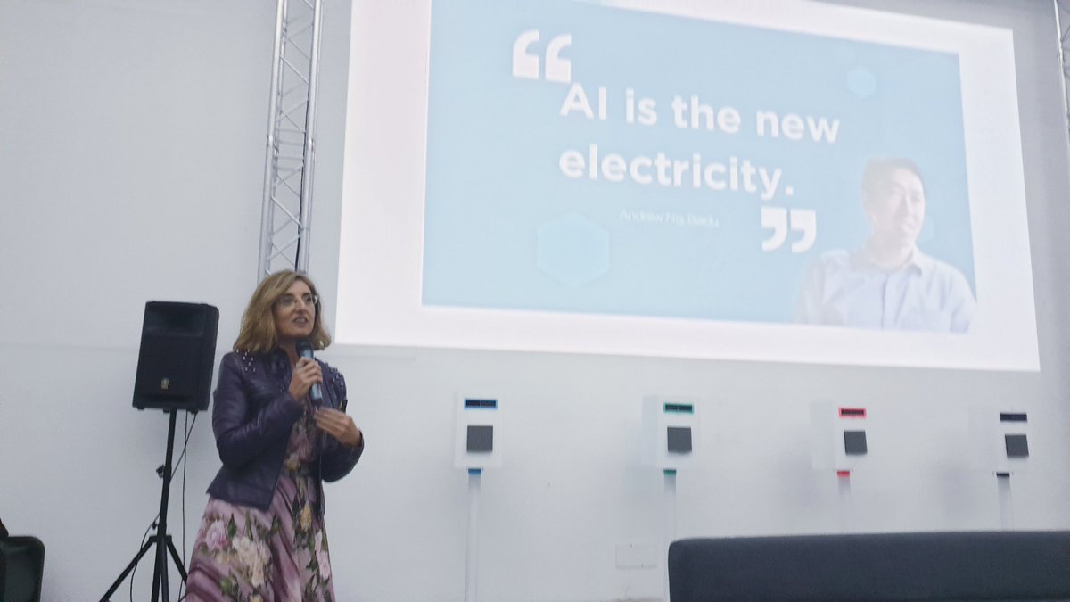 coiipa's tweet photo. Hoy estamos en #WinterLab, ahora escuchando a Amparo Alonso, catedrática de la #UdC: "Hacia una inteligencia artificial más cercana a lo humano".
https://t.co/jw8ca2vyI4
#IA #Gijón https://t.co/NVLlYhvQpx