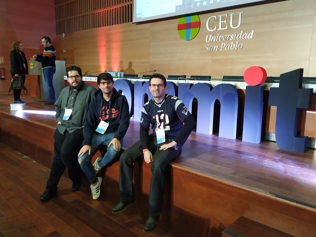 vmeralv's tweet photo. Dos días intensos en la @commitconf con @balbertep y @dFuentesFdez. Como siempre de #commitconf  de lujo y buena organización. https://t.co/JdWKcWMhQM