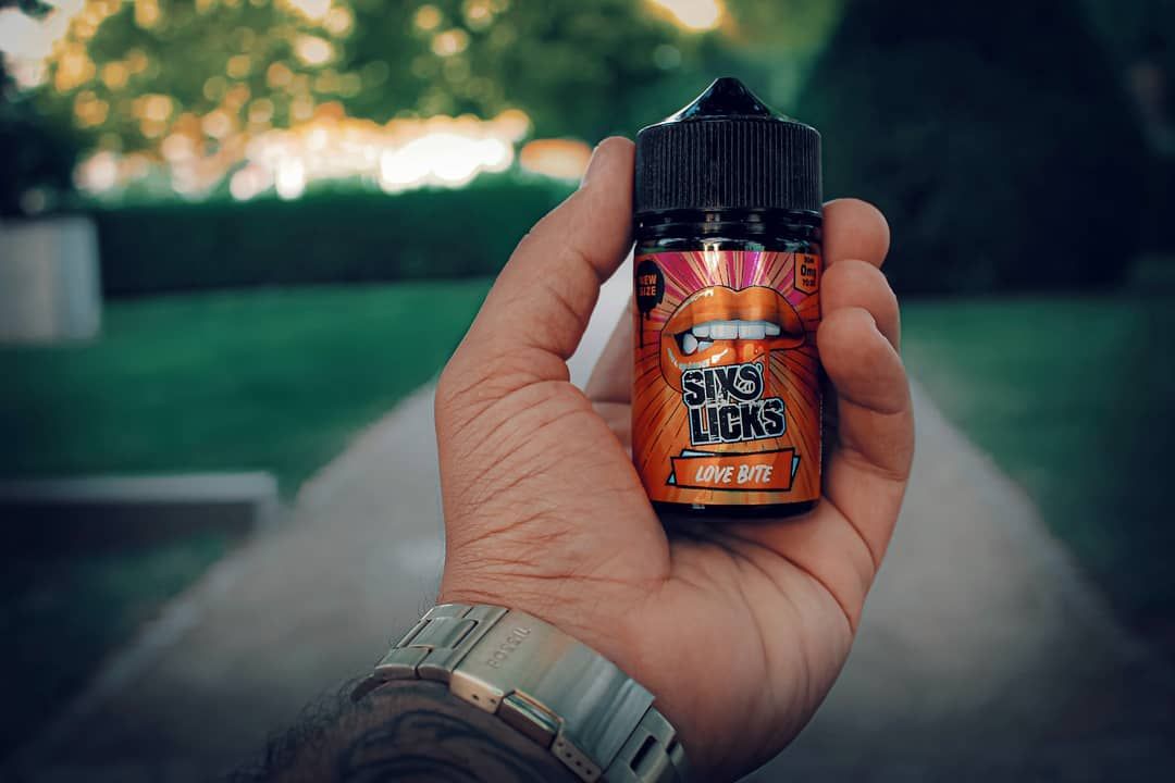 Weekend + Love Bite In Hand = Perfection 
📸 @mvstylez87

#sixlicks #fortheserious #handcheck #vapecommunity #vapeclouds #vapeoftheday #vapeon #vapelyfe #vapefam #vapehooligans #ejuiceporn #handcheckvape #vapephotography #vapeporn #instavape #vapersunite #instavape #vapestagram