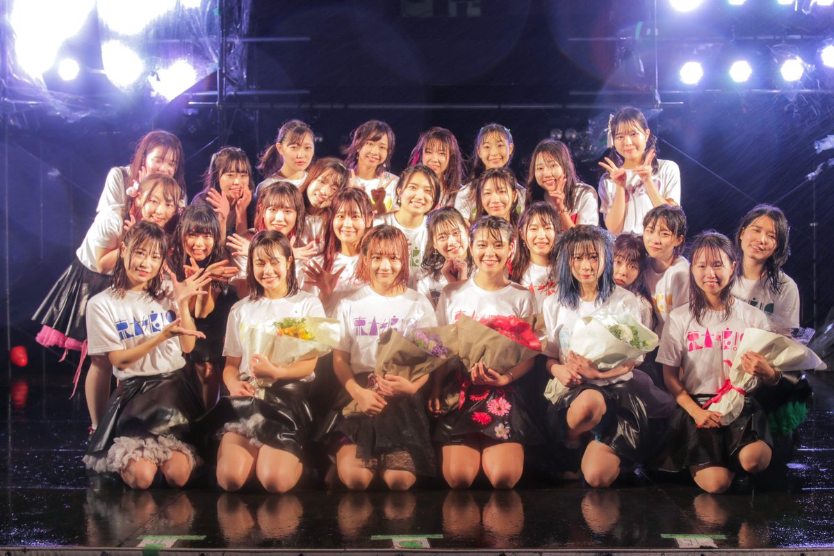 todaimusume's tweet photo. 本日は雨風が強く足場も悪く寒い中、駒場祭ラストステージに足を運んでくださった皆さん、本当に本当にありがとうございました！😭💖

アツくてエモい最強の東大娘。を見せられたでしょうか？皆さんの声援のおかげで冷たい雨の中でも楽しく元気に踊れました‼️

また次の公演でお会いしましょう👼❤️ https://t.co/vLtskqH1bA