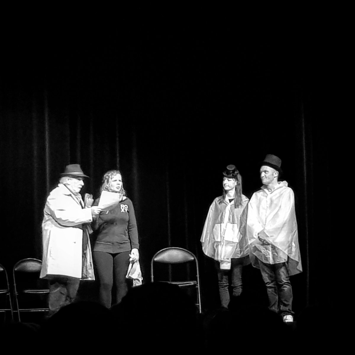 Bravo à la compagnie du Funambule pour sa pièce de théâtre " Self-e : ce que l'internet a fait de nous ! ", en guise de clap de fin de la Semaine du #numérique, avec l'association <a href="/CampTIC/">Association Camp'TIC</a> et <a href="/LeRN165/">Réseau Numérique 165</a> #bretagne