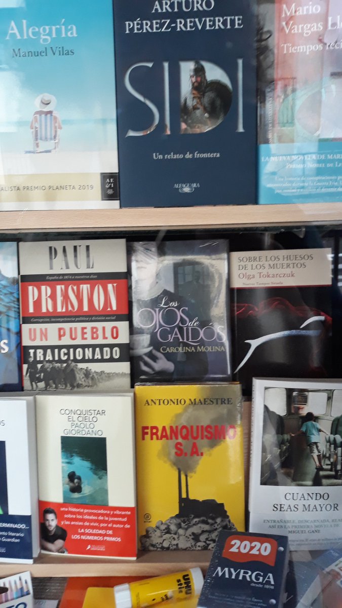 Los ojos de Galdós en la Librería Pulgarcito de mi barrio, un placer y mi agradecimiento twitter.com/pulgarcito_ Galdoscentenario# LosojosdeGaldós#