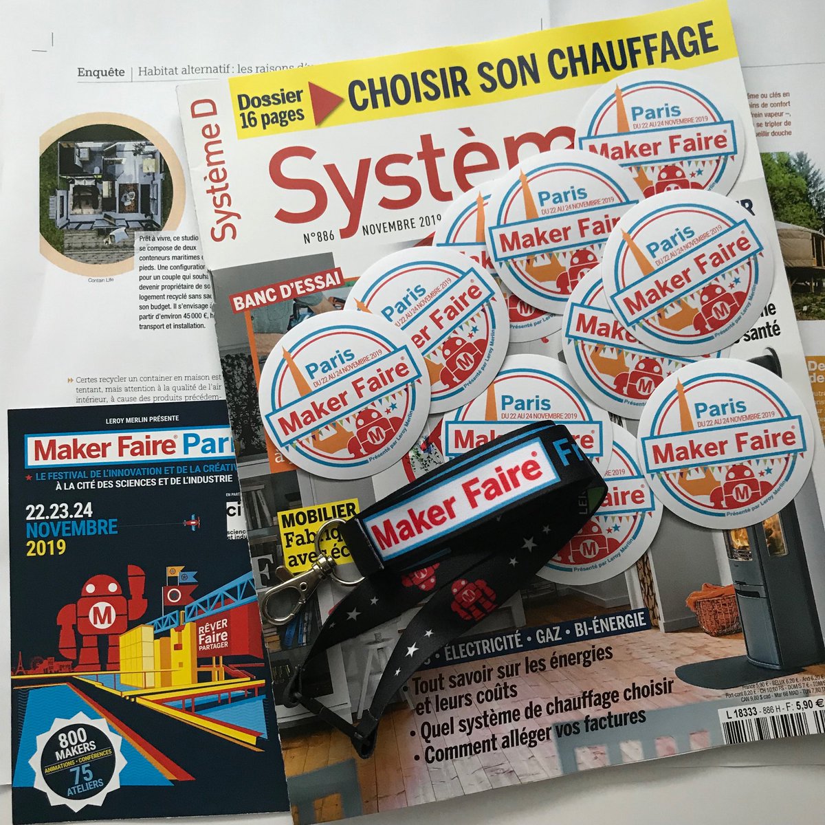 ChBrambilla's tweet photo. De belles rencontres dans les allées de la #mpf19 : des inventeurs (ts les âges), des ateliers (on vous apprend à souder, à assembler, à réparer..), des conférences... et au RDC ne manquez pas la course des ponceuses... oui des machines à poncer!! et la #battmobile des Nomad Men https://t.co/FwMQw8vEdf