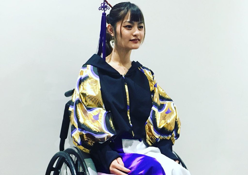 今日は福岡の大学でファッションショー。素敵なヘアメイクに素敵なウォーキングありがとうございました。
イベント運営の皆様、大変お疲れ様でした。
写真撮った方下さ〜い♡

#アトリエエスプリローブ
#エスプリローブ
#ネクストモデルカレッジ
#車椅子モデル
#ファッションショー
#wheelchairfashion