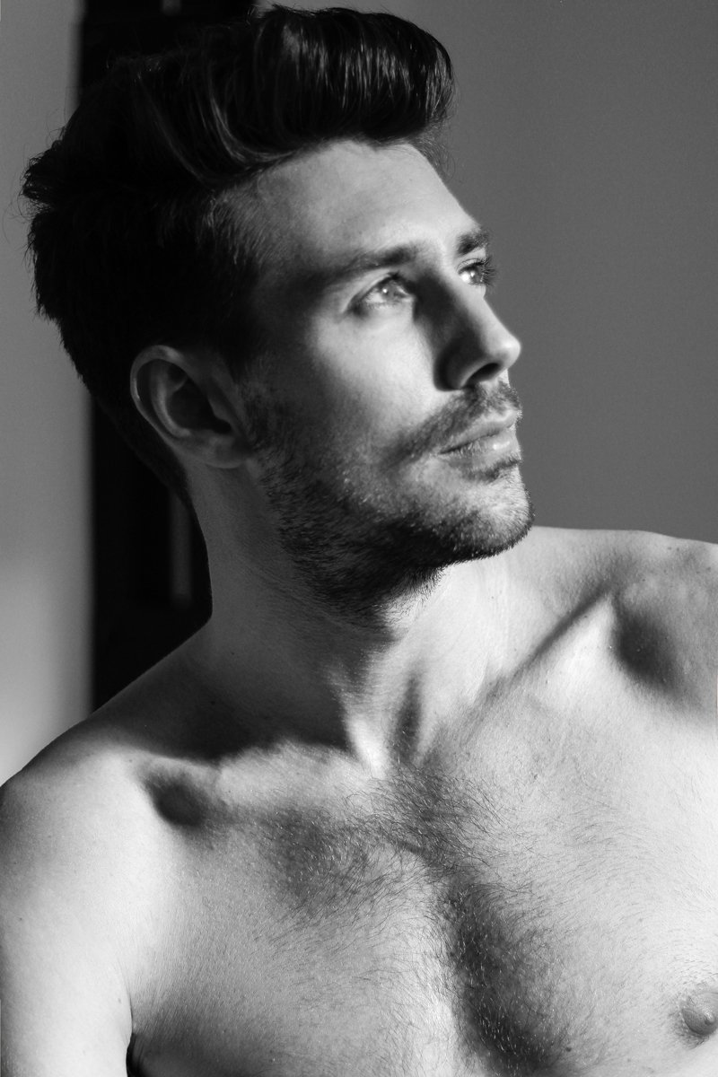 RealTonyMick's tweet photo. Follow your inner light, repel toxic energy.

#model #actor #portrait https://t.co/VvF16wX8Ov
