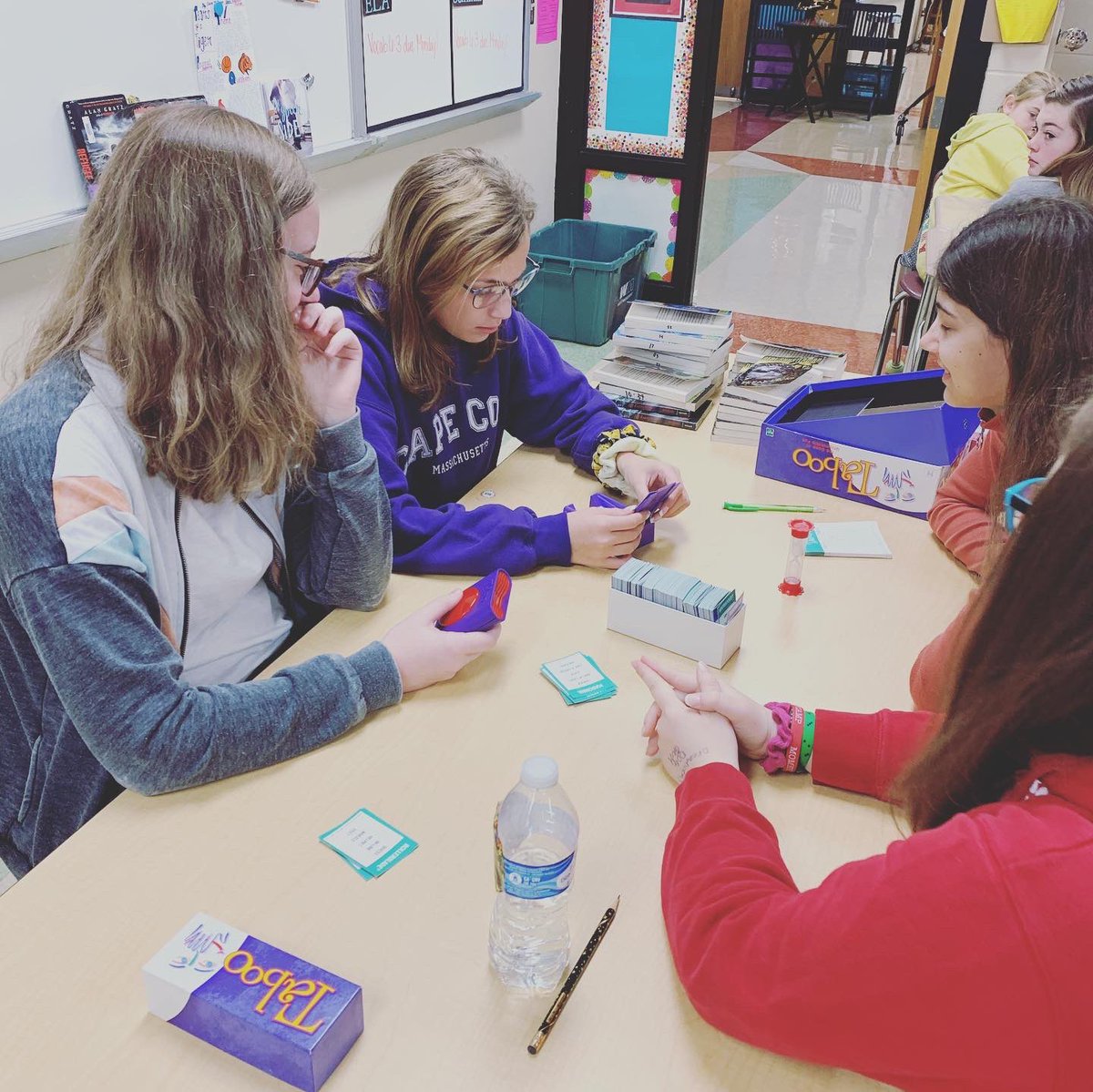 CwmsMrs's tweet image. Tech-free Friday fun in Connections. #cwway #CWMSchangemakers #teameightthree #thedailygrind