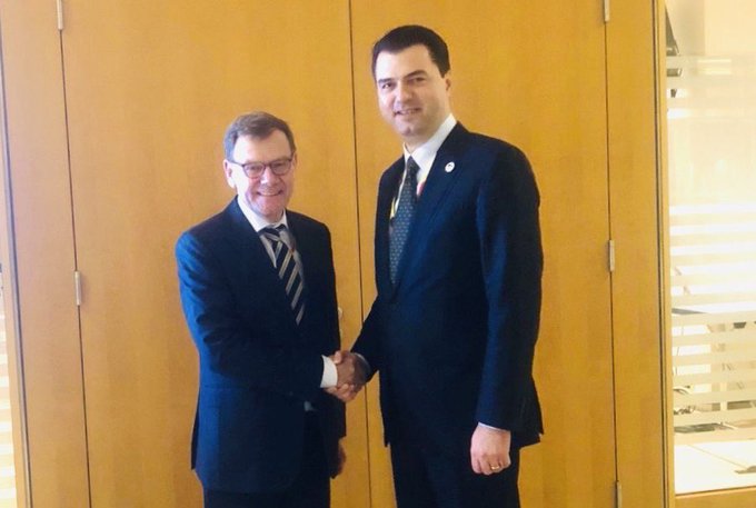 View image on Twitter