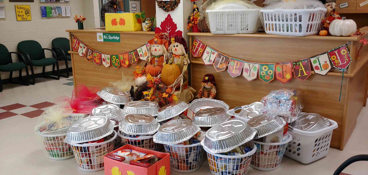 DeLandHighICC's tweet photo. A team effort including many campus clubs, sports teams, student services & dean’s office as we collected 22 baskets for the 2019 #basketbrigade #teamvolusia #turkeysonthetable - Way to Go @delandbulldogs and a special shoutout to Trish Shortlidge for bringing up the rear! https://t.co/R3f5rn5NN8