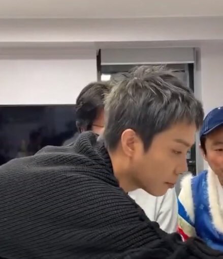 은지원 쓸데없는 정보봇 tweet media