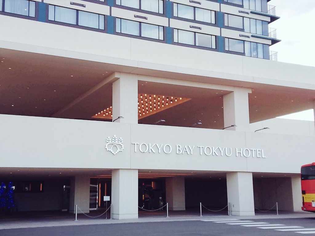 今日は アフタヌーンティーの世界 だそうですね ルヴァンのアフタヌーンティーセットはおひとり様 2 750です ケーキはもちろん 焼き菓子もプリンもキッシュも食べられちゃうとっても豪華なセットです そしてなんとなんと 紅茶が全種類おかわり自由 ぜひご 今日は アフタヌーンティーの世界 だそうですね ルヴァンのアフタヌーンティーセットはおひとり様 2 750です ケーキはもちろん 焼き菓子もプリンもキッシュも食べられちゃうとっても豪華なセットです そしてなんとなんと 紅茶が全種類おかわり自由 ぜひご