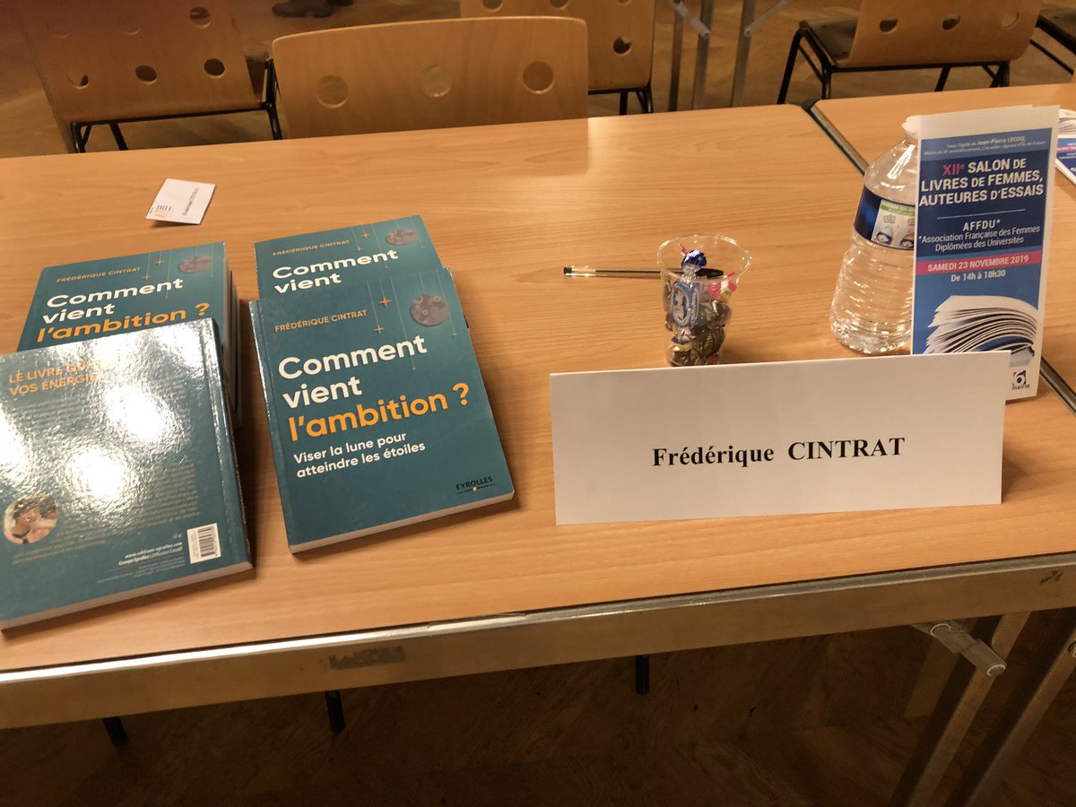 FredCintrat's tweet photo. En place ! Je vous attends pour des séances de dédicaces cet après-midi de #commentvientlambition @Eyrolles à la mairie du 6ème #Paris 😉 https://t.co/uUm5JJLvgf