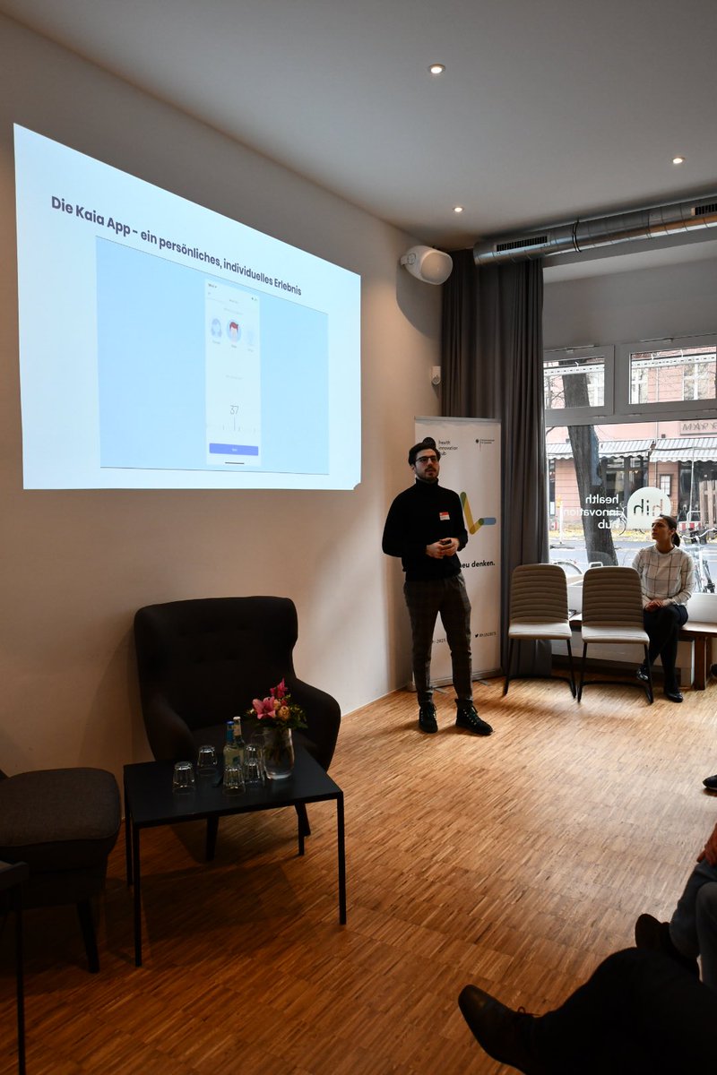 Gestärkt geht es nach dem Mittagessen weiter: wir schauen uns vier Anwendungen an und diskutieren aus ärztlicher Perspektive und Erfahrung! #digitalhealth #schmerzgesellschaft