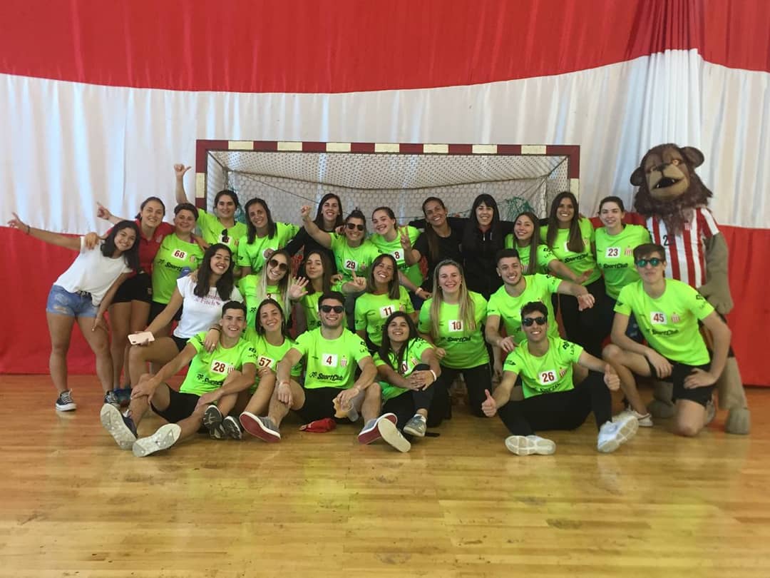 femebal's tweet photo. #MasivoMiniHandball🤾‍♀️🤾‍♂️ 

Gracias @edelphandball por ser el anfitrión de esta gran fiesta para los más chicos, colaborando en cada uno de los detalles para que salgo perfecto

Extendemos los agradecimientos a la @AAABalonmano, colaborando con los árbitros https://t.co/nevG2h1LOA