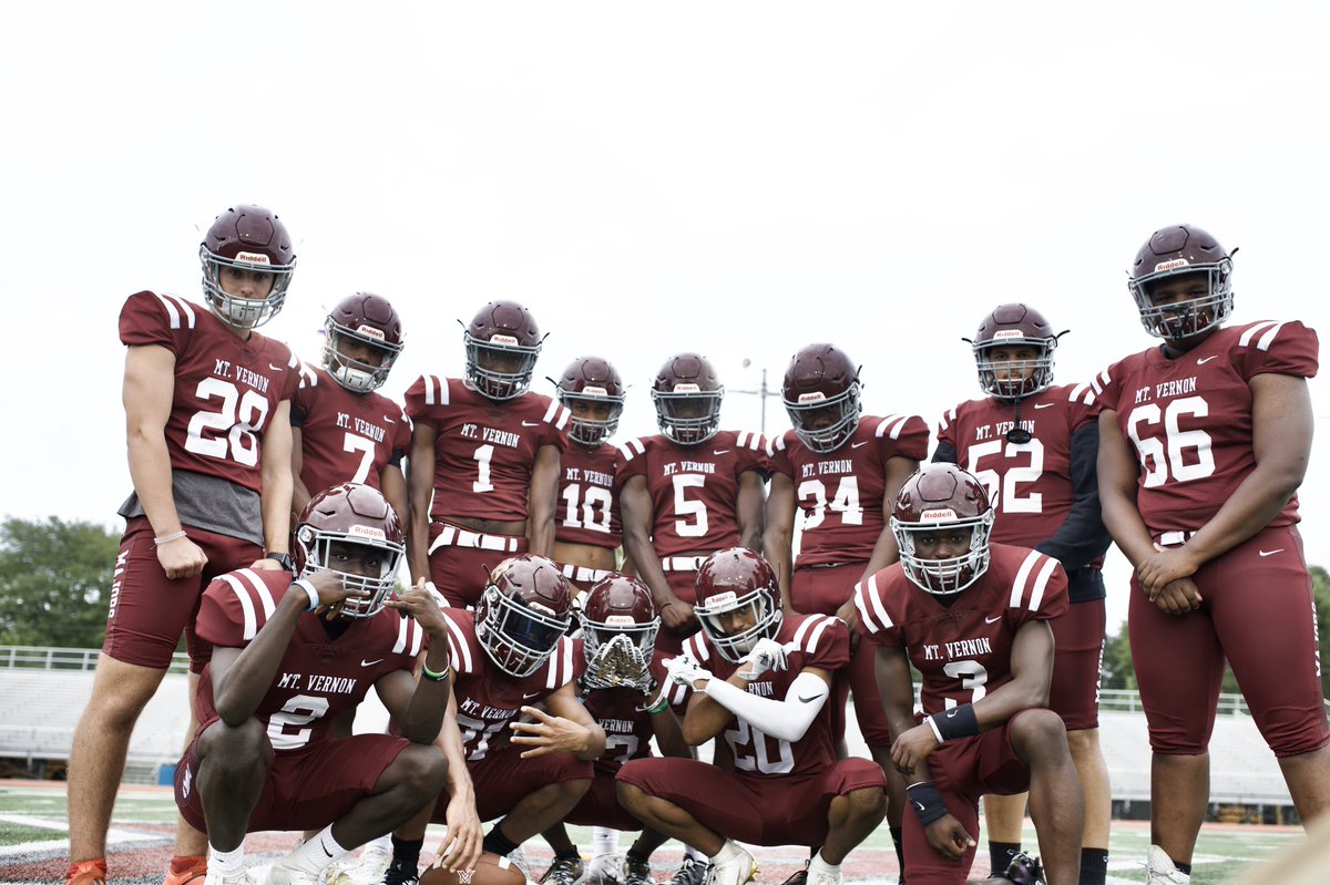 Fmula_'s tweet image. Coming to Mv was the best choice I made. I joined a family, a brotherhood and a coaching staff full of father figures. I wanna say thank you for the last 2 years here to everyone that made it so great❤️#7out #proudtobeamajor @MontyFritts @MVParentPride @MVMajorFootball