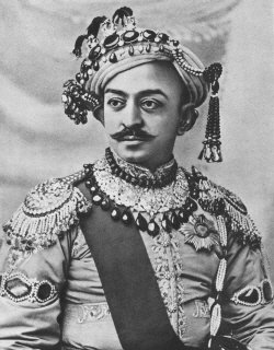Kashi Naresh - Maharaja Prabhu Narayan Singh. BHU stands today on the 1300 acres of land donated by this erstwhile princely ruler of Kashi