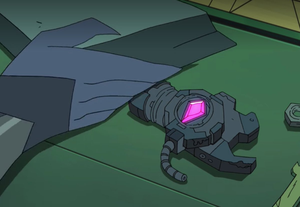 mmmmmMMMM might be just a nice coincidence but when Hordak goes after Catra for sending Entrapta to Beast Island, the cannon on his arm (which he built using Entrapta's research) gives him a pink wash of light. (Pink being The Entrapta Color).