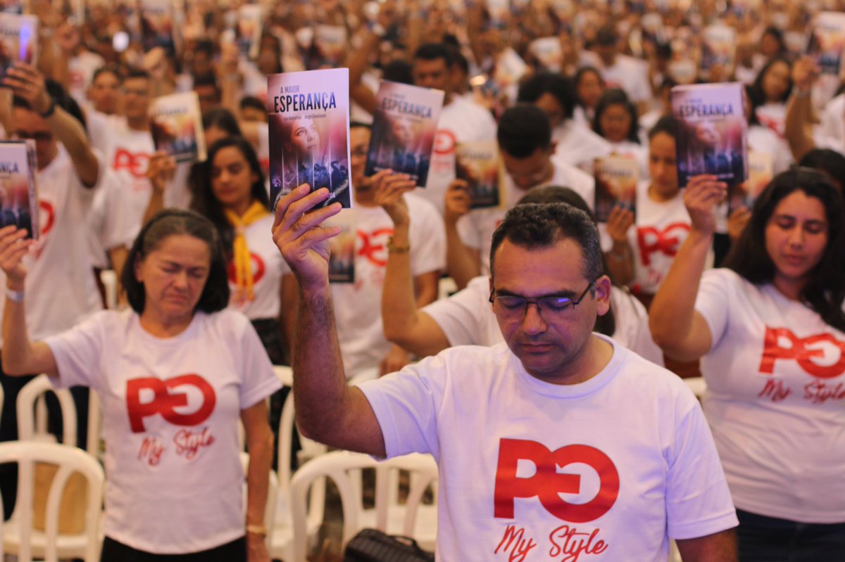 O livro missionário do Impacto Esperança já está nas mãos dos adventistas do Nordeste. O <a href="/Pr_JasonRosa/">Jason Rosa</a> apresenta o livro A Maior Esperança. Cada líder de PG recebeu um exemplar #PGMYStyle