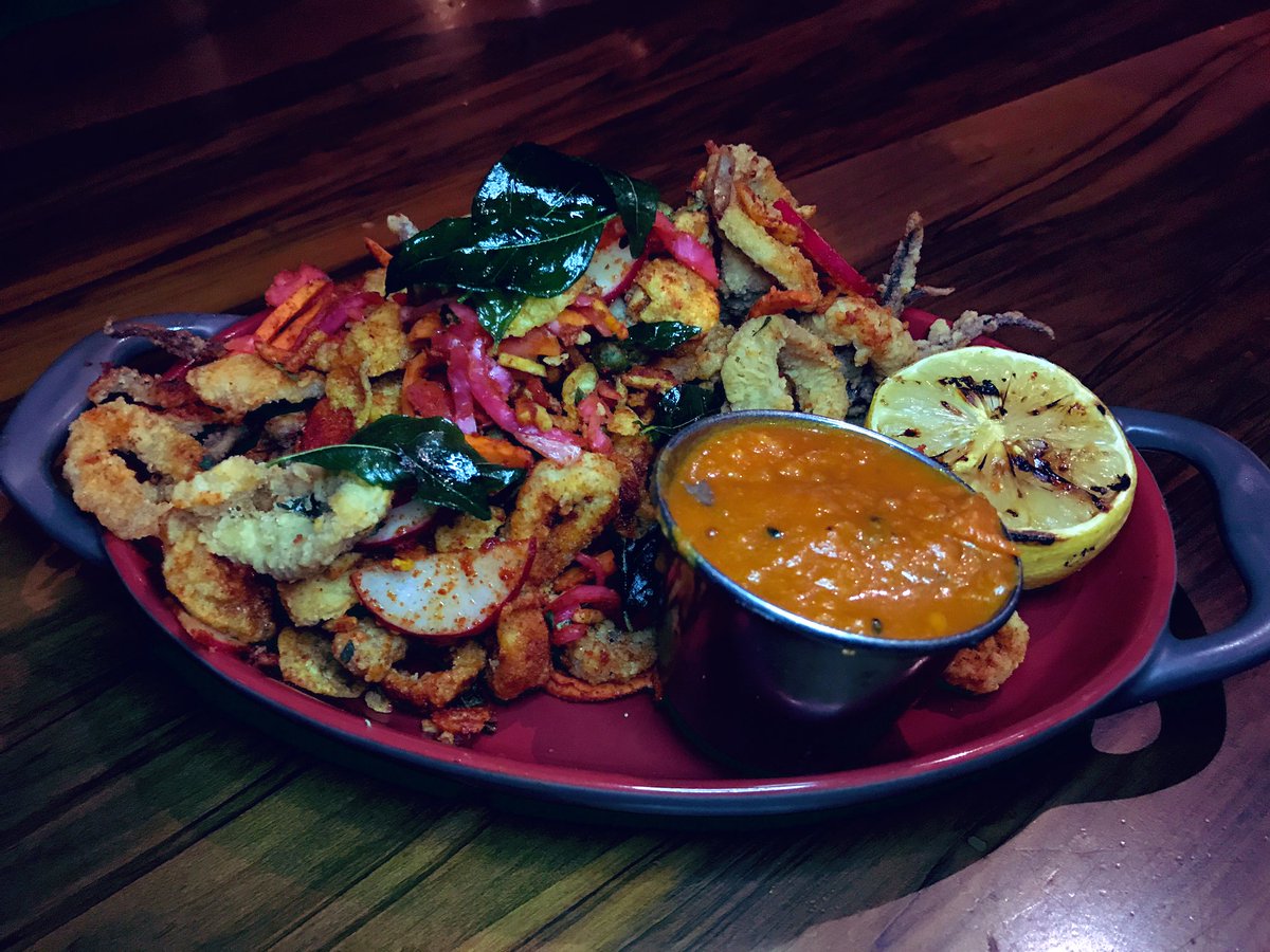 I LOVE #spicy food in the wintertime; the lingering spice keeps me warm even as I head out into the cold!🔥🌶

The indian food at Chauhan did just that - shrimp #vindaloo, hot garlic #naan, and spicy calamari - everything was spot on!!

#Nashville #NashvilleFoodie #IndianFood