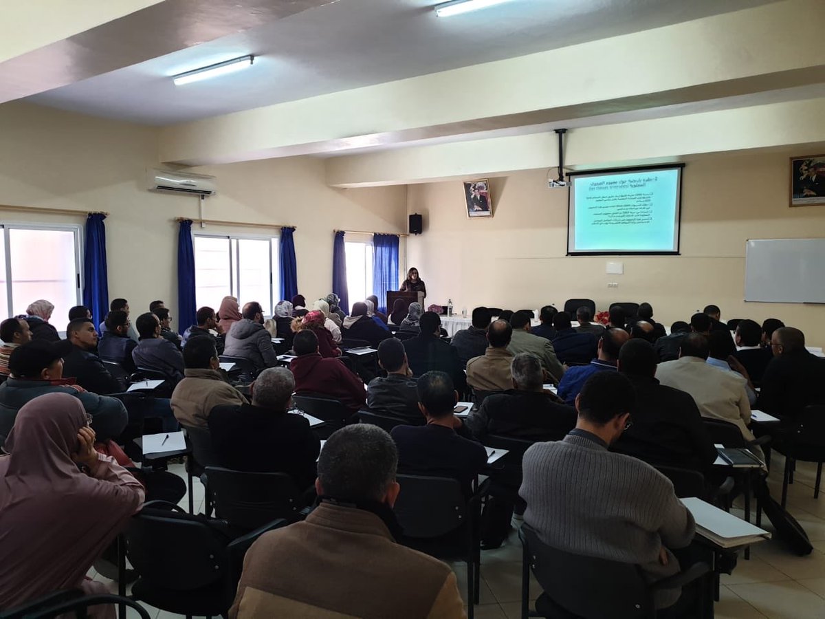 ilhamlaaziz's tweet photo. تيزنيت: دورة تكوينية حول موضوع الفصول المعكوسةles classes inversées تجويد الاداء المهني داخل الفصل الدراسي.
le numérique devient une réalité @MarocEducation reconnaissance et encouragements au corps pédagogique qui transforme l’ecole @taalimtice 🙏 https://t.co/Ljht5tZRml