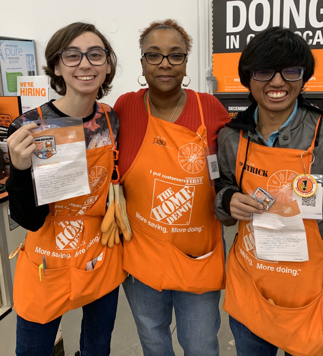 DWHIT369's tweet photo. Deb recognizing these two cashier superstars βοΈ π π« with homer awards! Way to go, Destiny and Patrick! #FunPlaceToWorkandShop https://t.co/xykcveKJB7