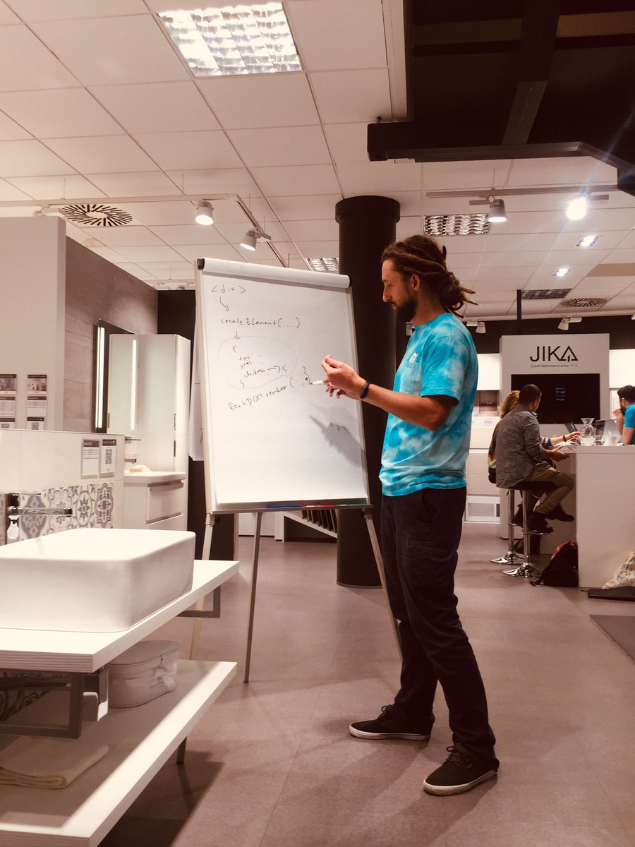 Dnes jsem byla na paradnim workshopu #ReactGirlsPrague :) Diky moc <a href="/VanekTereza/">Tereza Vaňková</a> za suprovou organizaci a <a href="/martin_hotell/">Martin Hochel</a> za nej mentorovani! #react #typescript #frontend