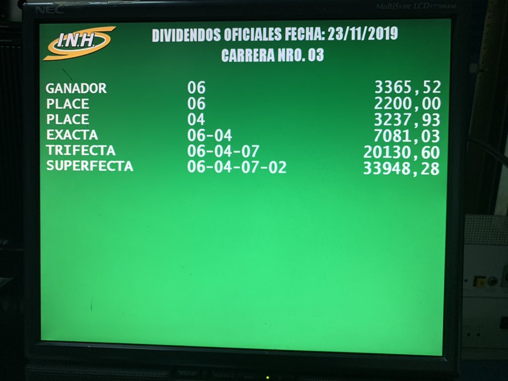 epignoloni's tweet image. 3a. Carrera 
Ganadora: Eclipse de Luna (6)
Corrieron 7