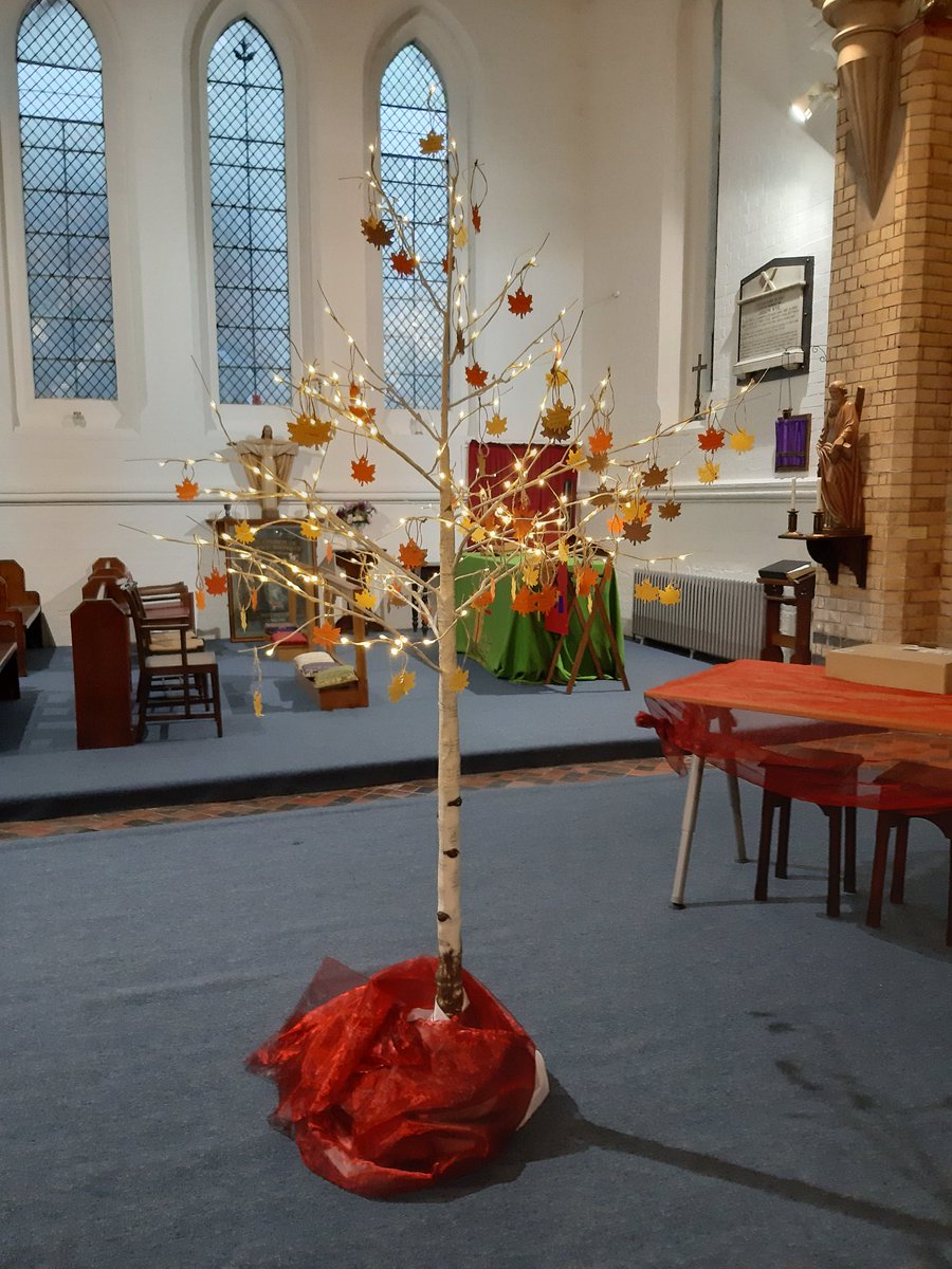 dickens_joanne's tweet photo. Another year, another beautiful  service remembering the littlest of precious lives. Beautiful music from Harvey Nightingale on organ and @EAGA_Choir . Beautiful readings and reflections by special people. @Leic_Chaplaincy @LeicesterSands @Leic_hospital https://t.co/JD5hIbEmJ8