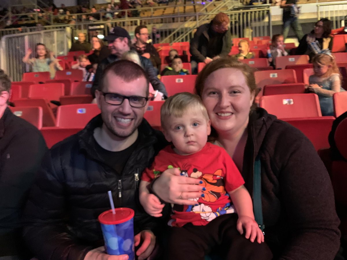 WDWDreamers's tweet image. Xander having fun #disneyonice