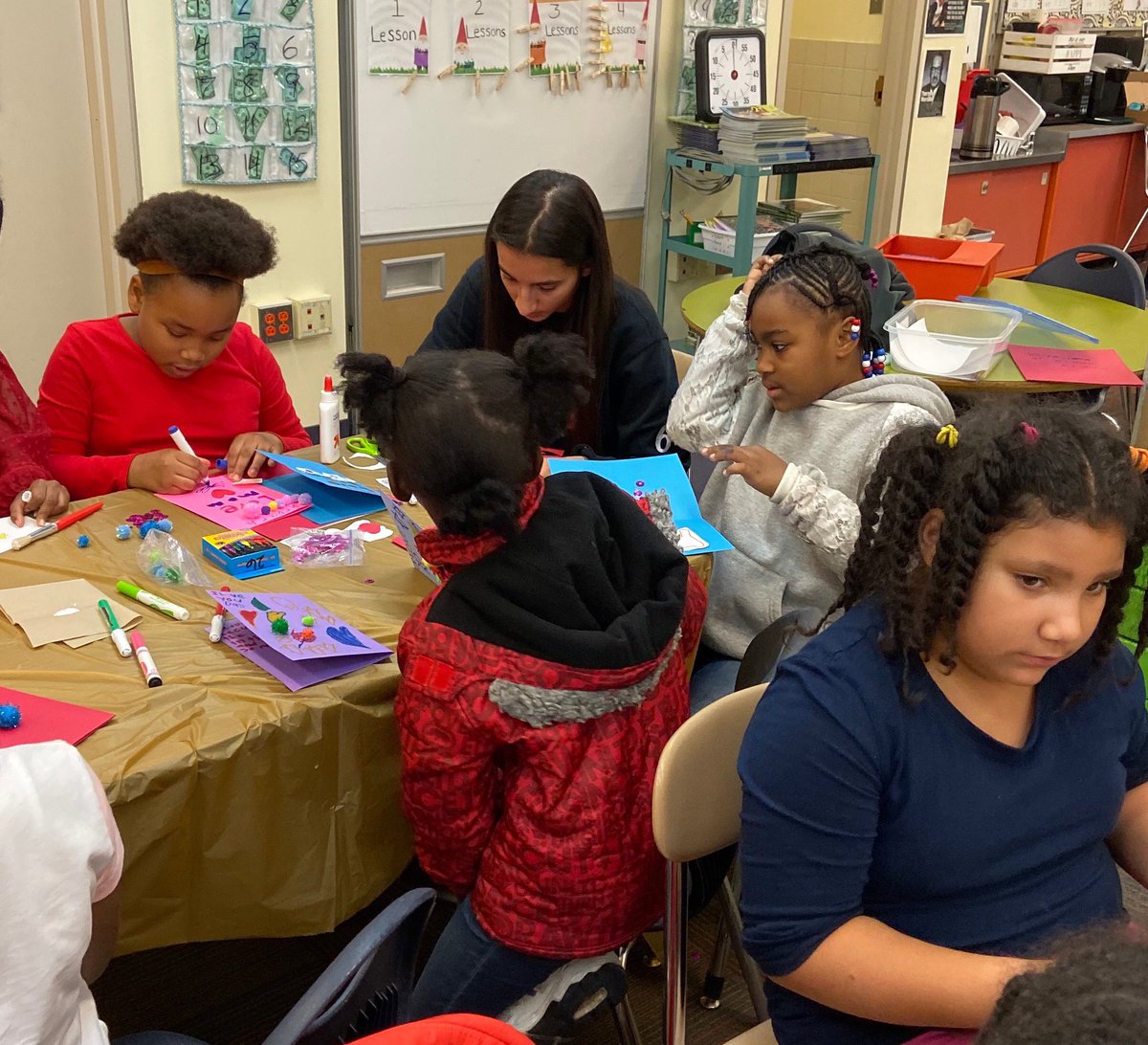 RCSDsch19's tweet photo. Thank you @RobertsEnactus for working with @ThirdGradeteam2 girls and empowering them to create a female led business! #girlpower #rcsdonefamily @ProudPrinc19 @TDade @schiavi_e @ProudAP19 @RobertsWesleyan https://t.co/hccCglxwyj