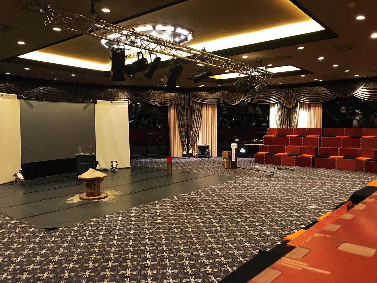 Het ideeentheater staat vanavond klaar voor het reddersgala 2019 van <a href="/KNRM/">KNRM</a> in <a href="/huisterduin/">Huis ter Duin</a>. Klaar voor een heerlijk avondje KNRM. •ideeentheater.nl •
•
•

#knrm #reddersgala #reddersgala2019 #huisterduin #grandhotelhuisterduin #grandhotelhuisterduinnoordwijk #noordwijk