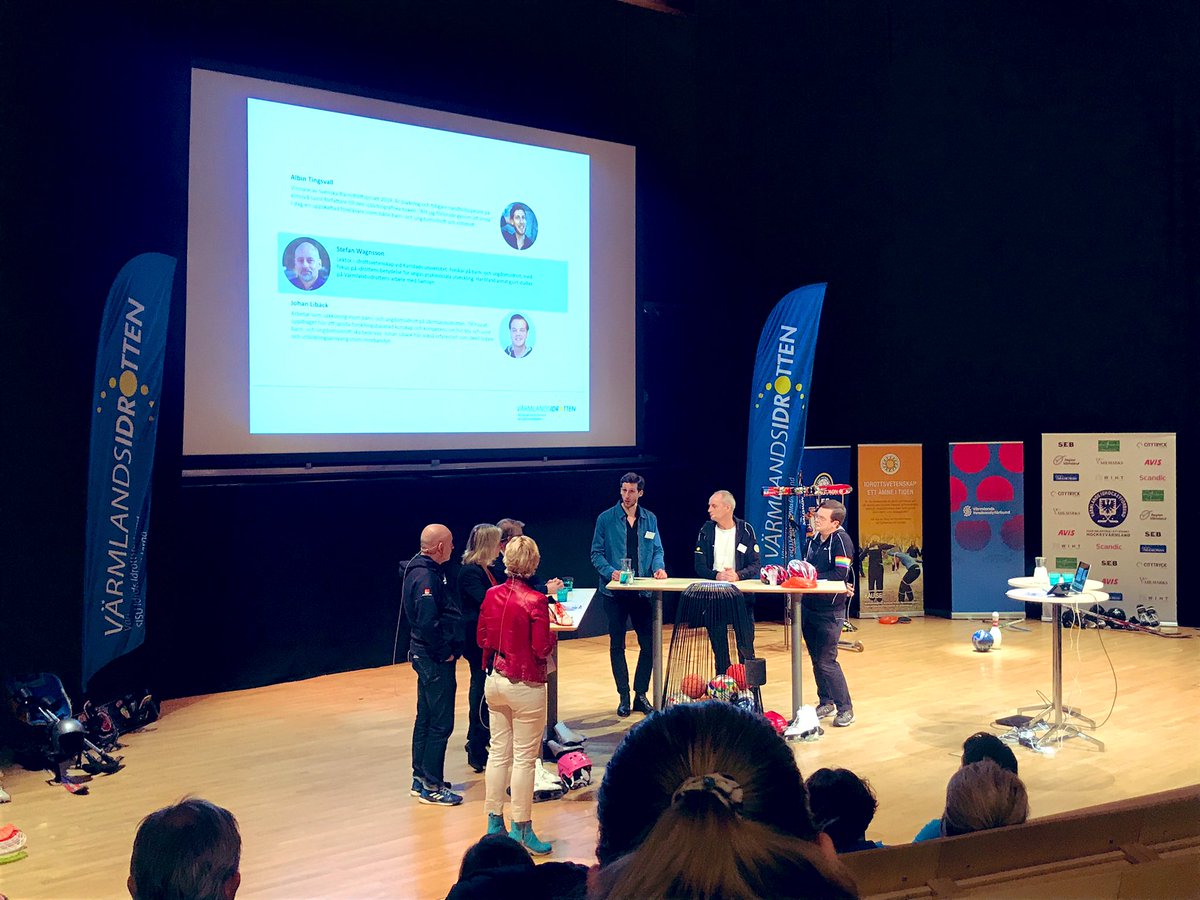 VarmlandsIBF's tweet photo. Idag har vi deltagit i ”Idrottens stora ledardag” på Karlstads universitet. 150 ideella ledare på plats och en rad intressanta panelsamtal och föreläsningar på temat ”världens bästa barn- och ungdomsidrott 🌟#framtidensidrott #innebandy #värmland #samsyn https://t.co/AcXDPBwJdL