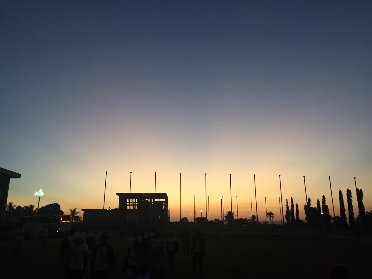 LoukiGirl's tweet image. Nous avons fait un tour au Palais des Congrès de Kara et j’ai adoré le ciel ! #BlogCamp228