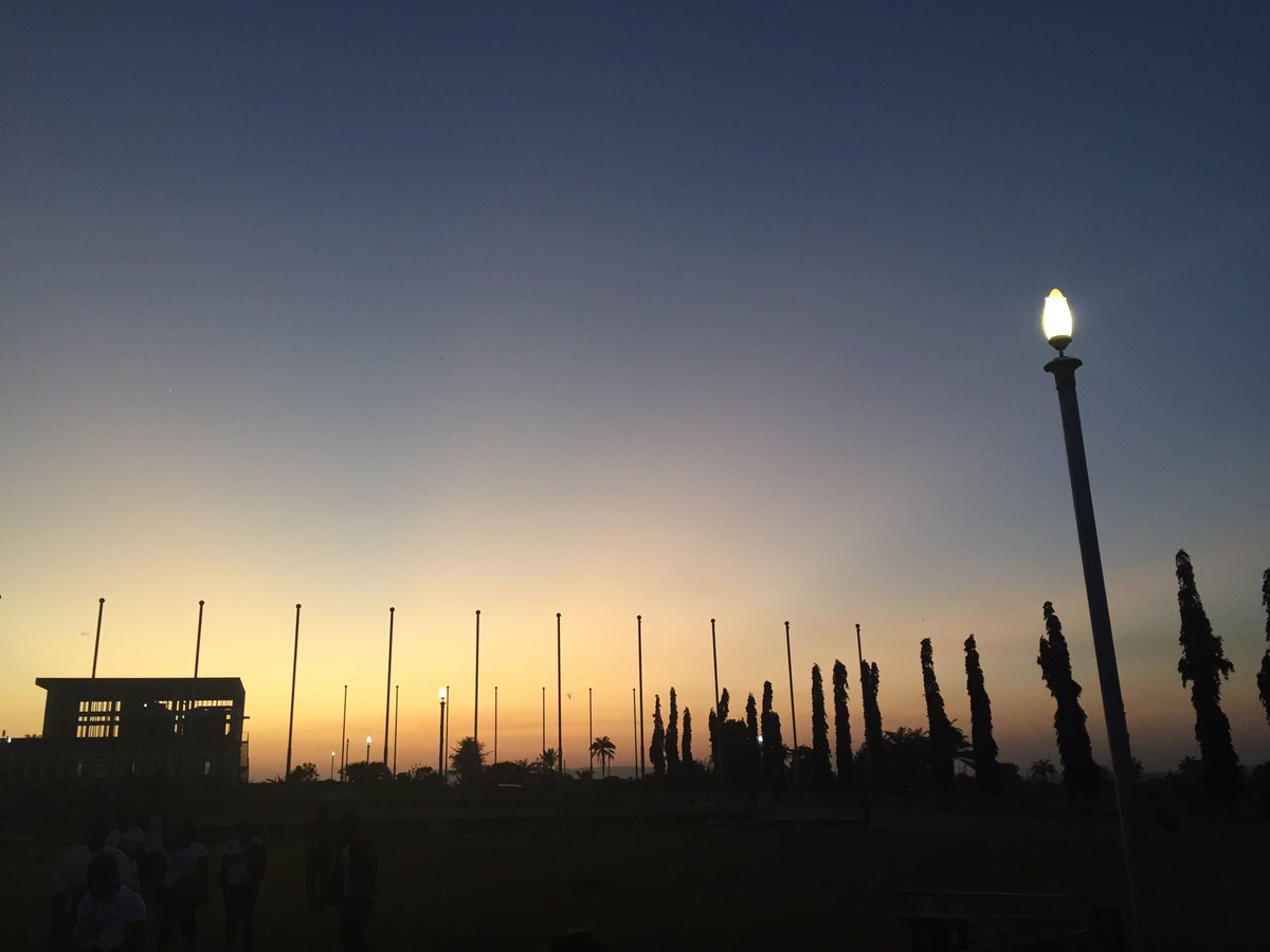 LoukiGirl's tweet image. Nous avons fait un tour au Palais des Congrès de Kara et j’ai adoré le ciel ! #BlogCamp228