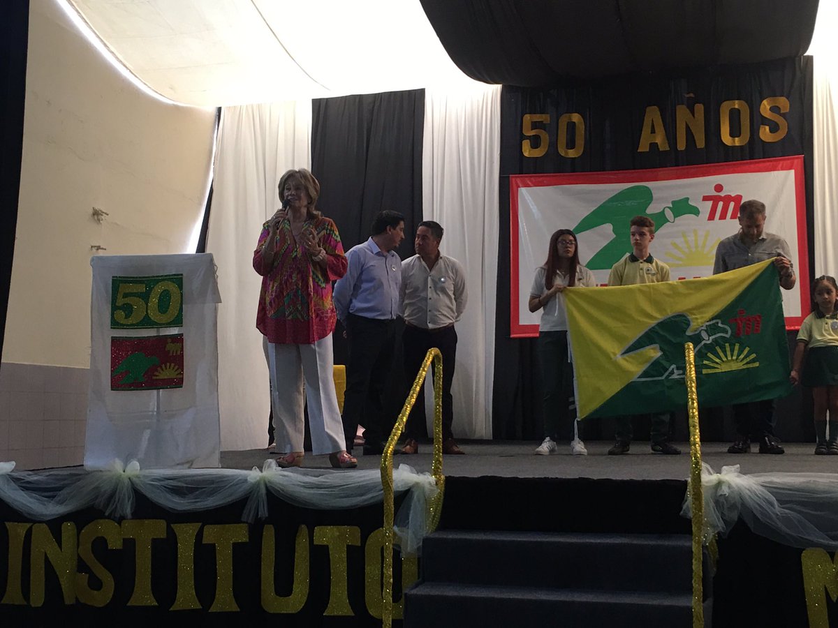 JDiegep's tweet photo. Hermosa celebración del 50 Aniversario del Instituto Maipu: presentación de la Bandera Institucional y Muestra anual de los tres niveles. Felicitaciones por compartirlo con toda la comunidad educativa!!! @JuanCruz_R @adriana_frega @MartinRozas https://t.co/uT7EGP3Tm7