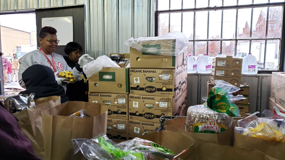 FACDST's tweet photo. Volunteering at FACES (our local food pantry) by packing foods for families this morning. #ServiceIsWhatWeDo #FACDST https://t.co/Uf7TcD2hQB