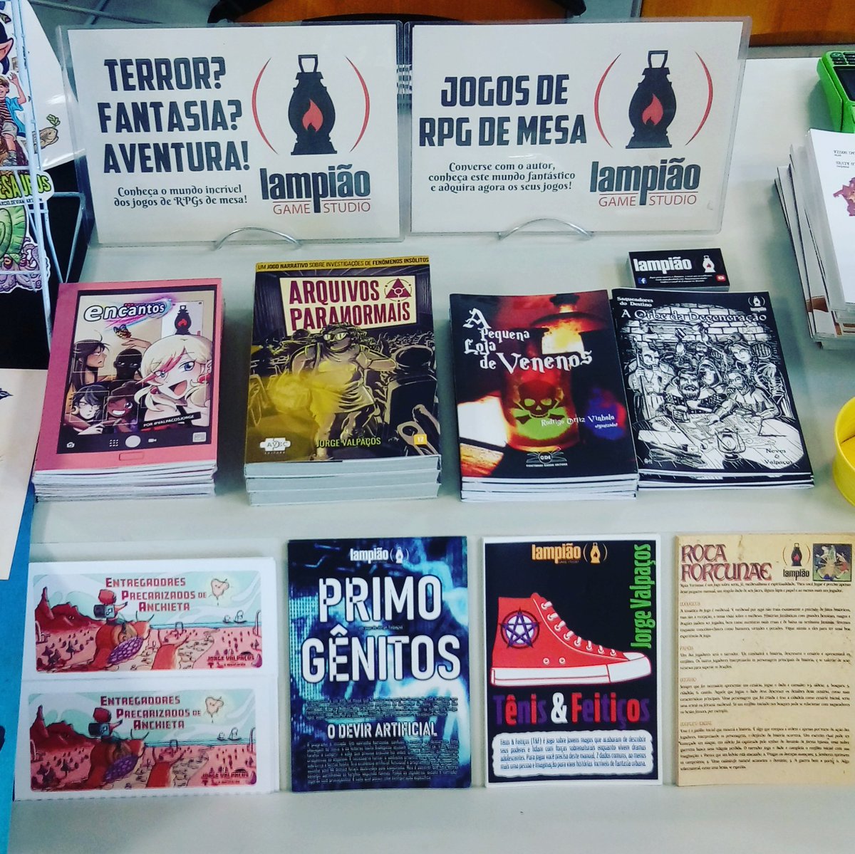 LampiaoGS's tweet photo. Cantinho do Lampião no Salão Carioca do Livro! @valpacosjorge está na Biblioteca Parque Estadual, no primeiro piso, ao lado do Espaço #Jovem!
#rpg #vempraler #ttrpg #rpgdemesa #rpgbrasil #jdr #livros #literatura https://t.co/KYltkKDhqY