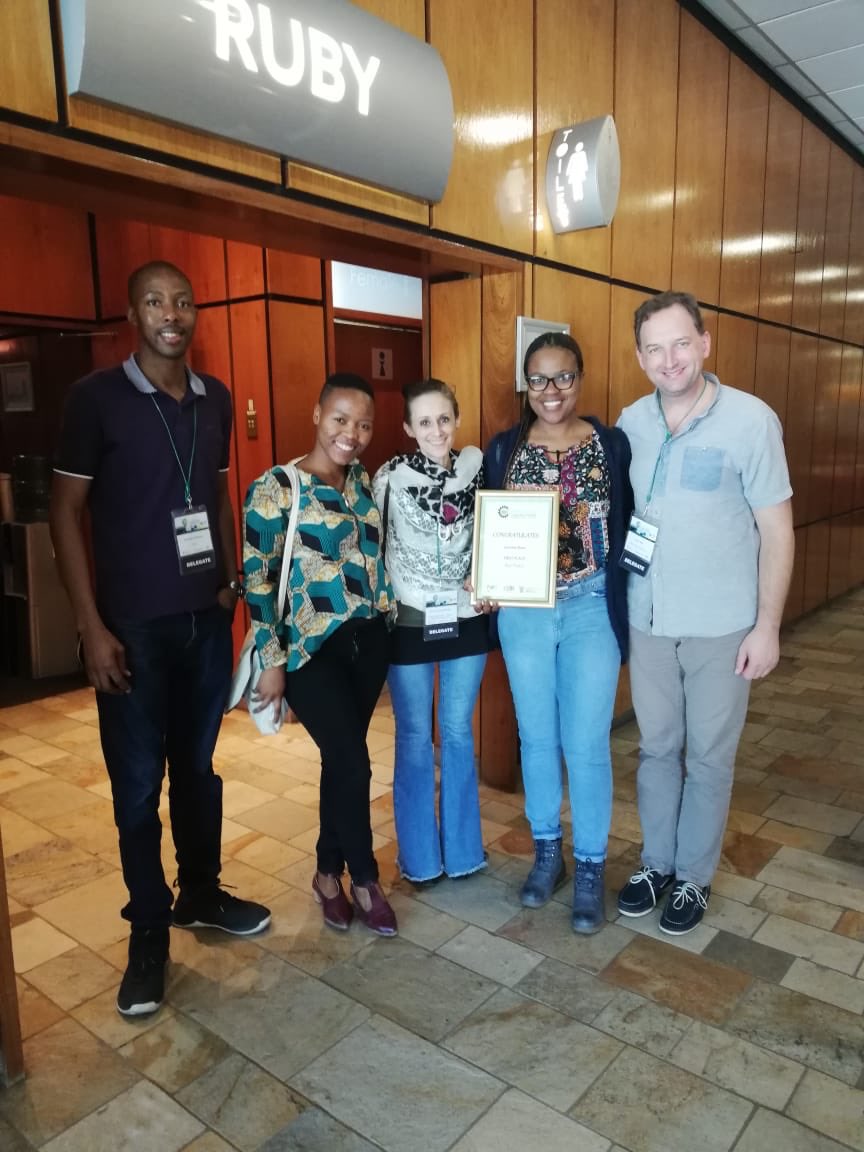 Julien_Ville_'s tweet photo. Un brin de recul, de retour de la conf. #PPS2019 au #CSIR #Pretoria, permet de mesurer le bĂ©nĂ©fice des contacts Ă©tablis et des retrouvailles faites. LĂ encore, lâoccasion dâapprendre, sur soi notamment. https://t.co/QTRiip6obt