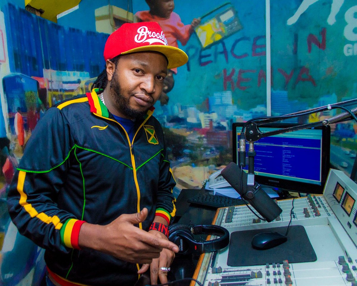 Welcome to your number one #reggae show #ReggaeBling w/ @DjBlingGhetto  

WIIIDDEAAAHHHH 👊🏾